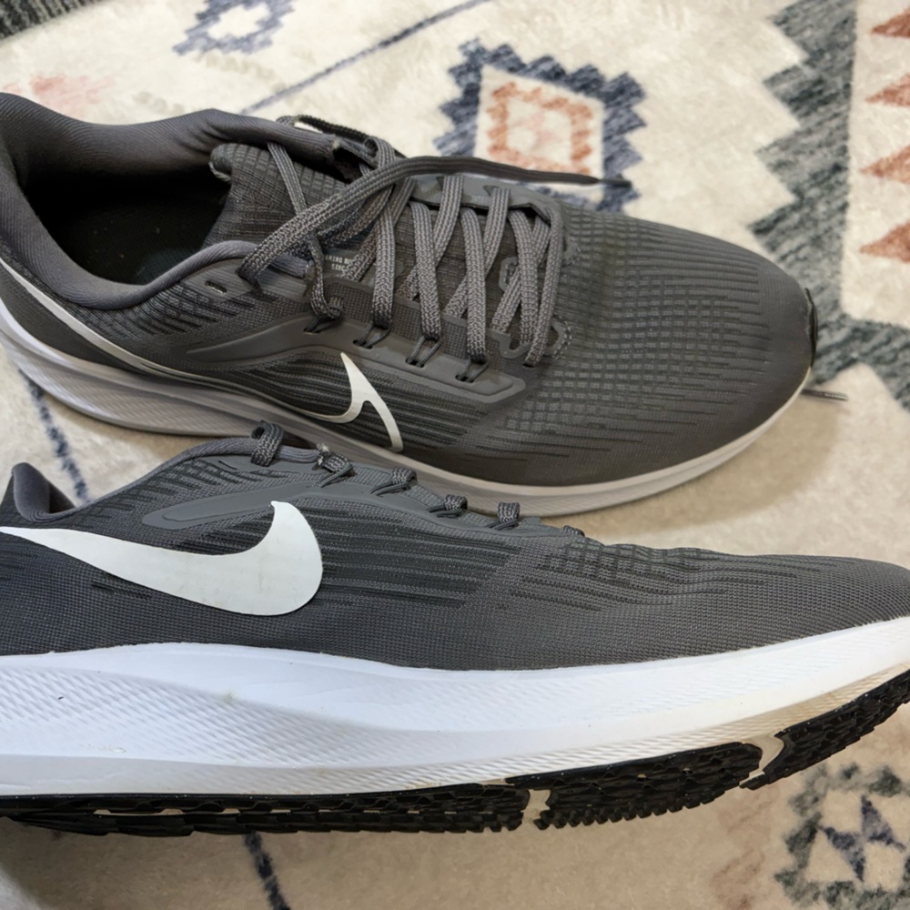 Nike Men's Charcoal Athletic Sneakers - Picture 5 of 5